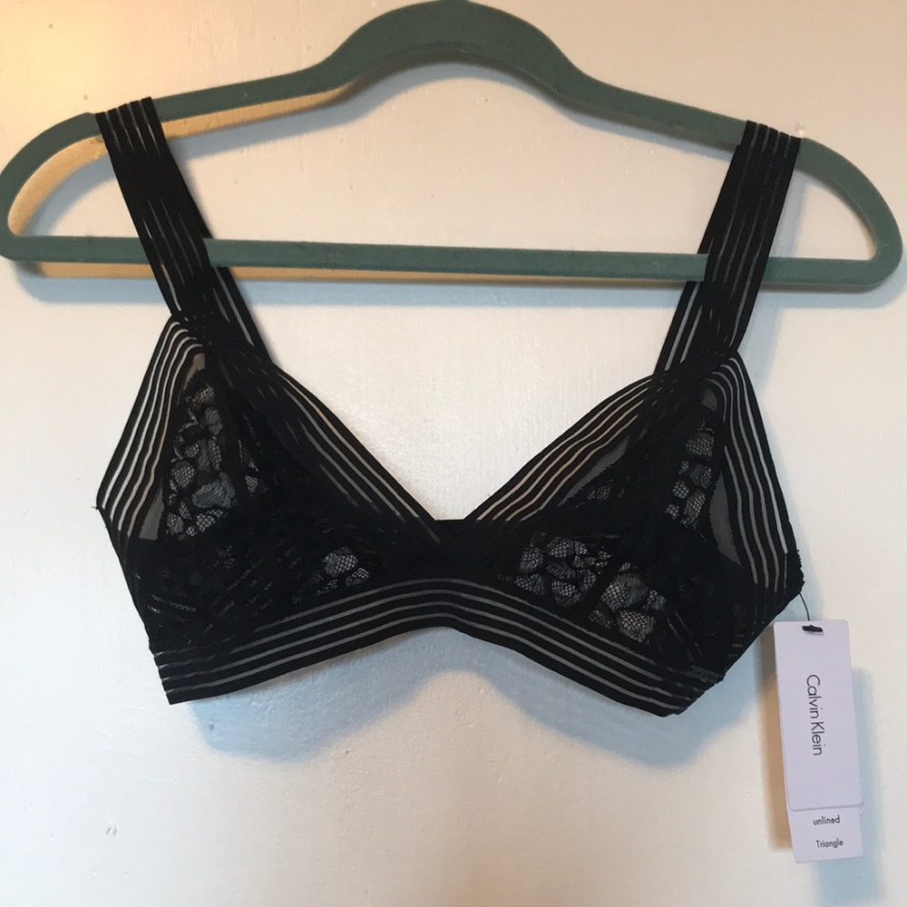 NWT Calvin Klein Unlined Triangle Lace Bralette L